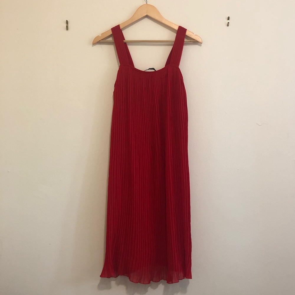 Zara Red Sleeveless Pleated Dress ❤️